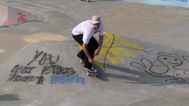 Kansas City, Missouri - 26 Temmuz 2024: Thrasher Converse Community Skate Jam Harrison Street DIY