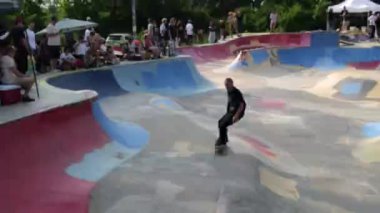 Kansas City, Missouri - 26 Temmuz 2024: Thrasher Converse Community Skate Jam Harrison Street DIY