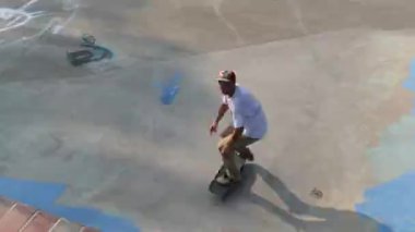 Kansas City, Missouri - 26 Temmuz 2024: Thrasher Converse Community Skate Jam Harrison Street DIY