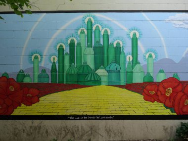 Wamego, Kansas - 8 Ağustos 2024: OZ Müzesi KS tabanlı Klasik Bir Filme Bağlı Bir Şehir