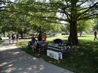 Lawrence, Kansas - 25 Ağustos 2024: Kansas Eyaleti Kemancılık ve Toplama Şampiyonası - FidPick 2024