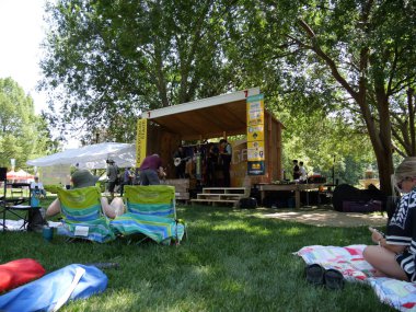 Lawrence, Kansas - 25 Ağustos 2024: Kansas Eyaleti Kemancılık ve Toplama Şampiyonası - FidPick 2024