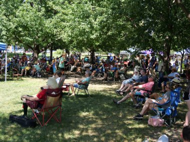 Lawrence, Kansas - 25 Ağustos 2024: Kansas Eyaleti Kemancılık ve Toplama Şampiyonası - FidPick 2024