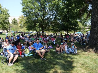 Lawrence, Kansas - 25 Ağustos 2024: Kansas Eyaleti Kemancılık ve Toplama Şampiyonası - FidPick 2024