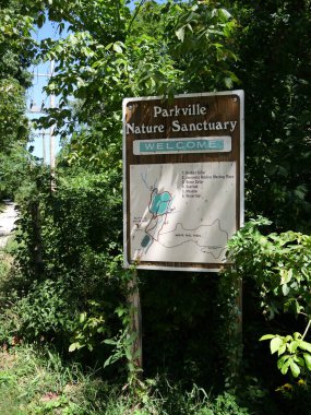 Parkville, Missouri - 31 Ağustos 2024: Missouri Nehri üzerindeki Parkville Doğa Sığınağı