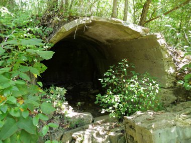 Parkville, Missouri - 31 Ağustos 2024: Missouri Nehri üzerindeki Parkville Doğa Sığınağı