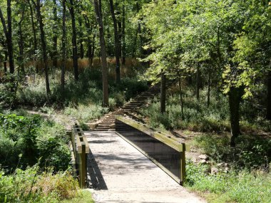 Olathe, Kansas - 1 Eylül 2024 Ernie Miller Doğa Merkezi Kamu Parkı 'nda Güneşli Gün