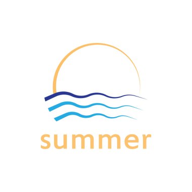 Palmiye ağacı ve günbatımı logosu olan yaz plajı.