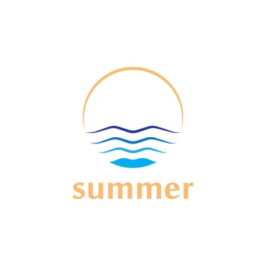 Palmiye ağacı ve günbatımı logosu olan yaz plajı.