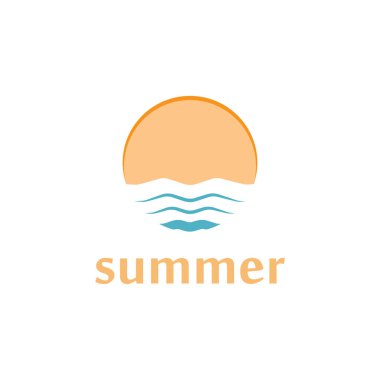 Palmiye ağacı ve günbatımı logosu olan yaz plajı.