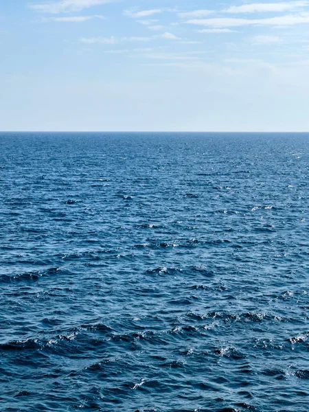 Sunny Seaside, Ocean Background Views, dalgalar. Yüksek kalite fotoğraf