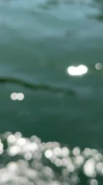 Su güneşi parlar, hız, tekne, nehir güneş yansıması. Yüksek kaliteli FullHD görüntüler