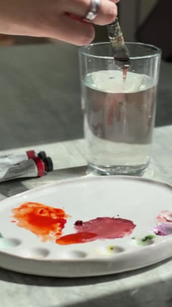 Suluboya Fırça Palet Boya Sanatçı Malzemeleri Kapatın Yüksek Kaliteli Fullhd — Stok video