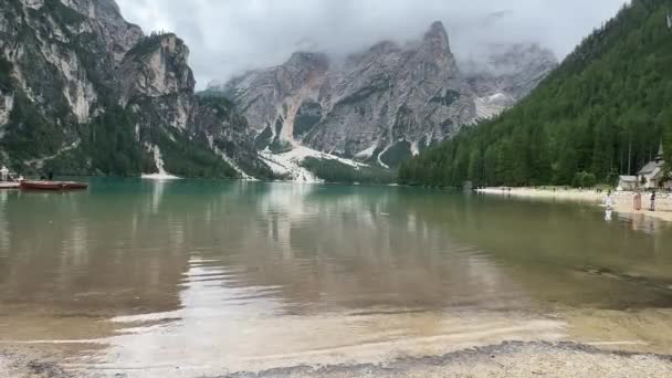 Jezioro Górach Spokojna Scena Tło Natury Wysokiej Jakości Materiał Filmowy — Wideo stockowe