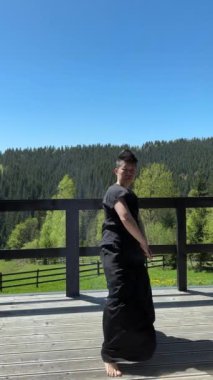 Kyokushinkai Karate Kata, Mountain Fresh Air 'de. Yüksek kalite 4k görüntü