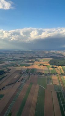 Uçaktan arazi görüntüsü. Yüksek kalite 4k görüntü