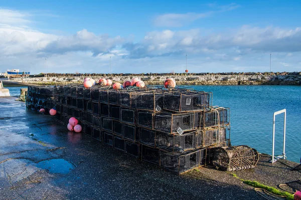 Kreeftenbakken Tonnara Met Kleurrijke Roze Drijvers Langs Rand Van Het Stockfoto