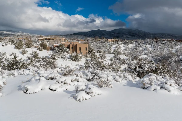Casas Adobe Paisaje Invernal Cubierto Nieve Santa Nuevo México Fotos De Stock