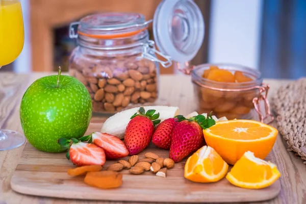 Krásný Stůl Plný Potravin Jako Ovoce Mít Dobrou Pěknou Snídani — Stock fotografie