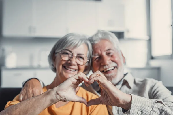 Primer Plano Retrato Feliz Sincero Mediana Edad Ancianos Jubilados Familia —  Fotos de Stock