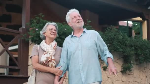 Images Beau Couple Romantique Sénior Passer Temps Ensemble Dans Parc — Video