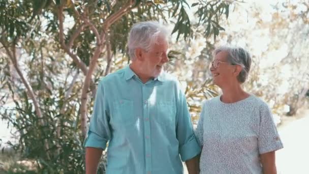 Riprese Una Bella Coppia Romantica Anziani Che Trascorrono Del Tempo — Video Stock