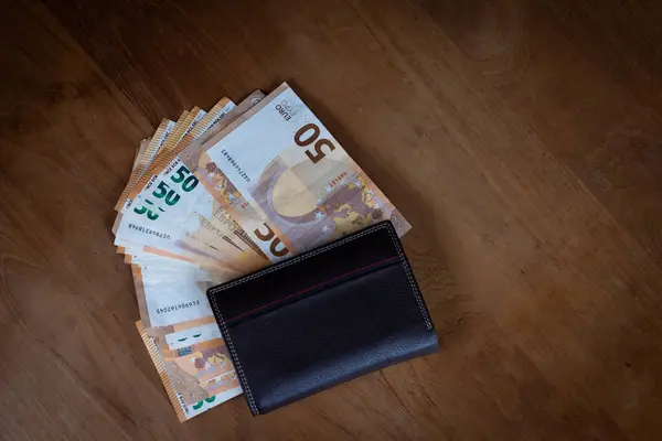 Euro Luk Banknotlarla Dolu Bir Cüzdanın Yakın Plan Fotoğrafı — Stok fotoğraf