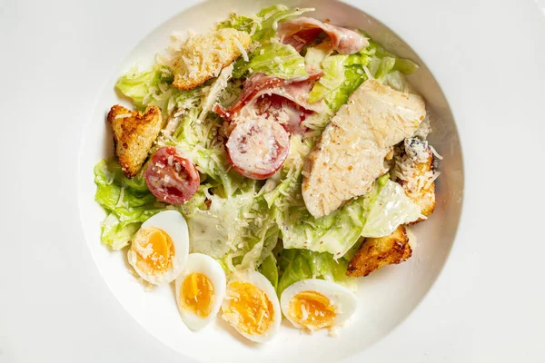 Caesar Salad Chicken Cherry Tomatoes Croutons Quail Eggs Lettuce Garlic — Stock Photo, Image