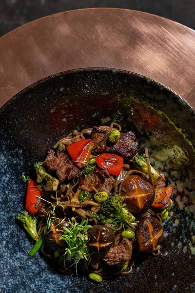 Soba Noodles Veal Mushrooms Paprika Broccoli Microgreen Sprouts Dark Ceramic — Stock Photo, Image