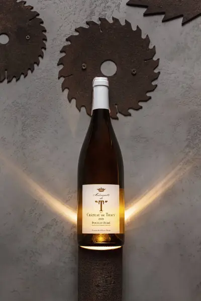 Flaska Torrt Vitt Vin Chateau Tracy Pouilly Fume 2020 Flaskan — Stockfoto