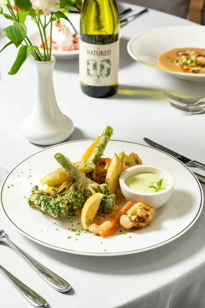 Brokkoli Paprika Zucchini Karotten Und Blumenkohl Semmelbröseln Tiefem Fett Auf — Stockfoto
