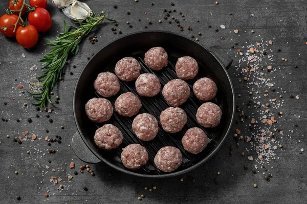 Veal Meatballs Lie Black Cast Iron Pan Dishes Stand Dark — Stock Photo, Image