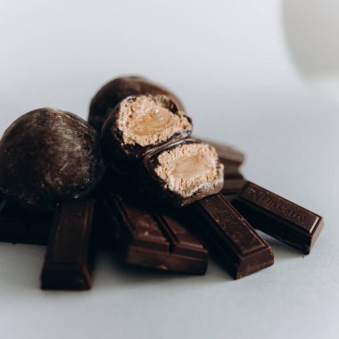 Pirinç unu, krem peynir ve Philadelphia mochi 'den yapılan popüler bir Japon tatlısıdır. Yüksek kalite fotoğraf