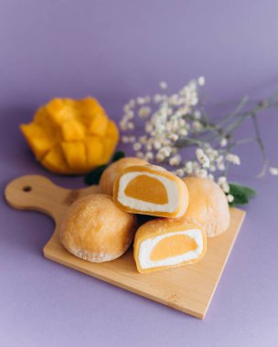 Pirinç unu, krem peynir ve Philadelphia mochi 'den yapılan popüler bir Japon tatlısıdır. Yüksek kalite fotoğraf