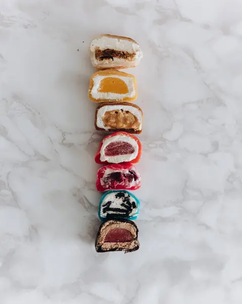 Популярный Японский Десерт Рисовой Муки Сливочного Сыра Филадельфии Моти Высокое — стоковое фото