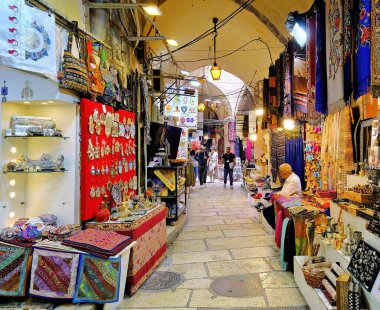 İsrail. Kudüs. Eski Kudüs 'te hediyelik eşya satan dükkanlar.