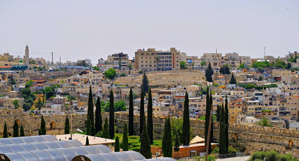 Вид на Иерусалим. Жилые здания старых зданий у Стены Плача.