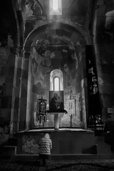 Saint Stepanos Kilisesi, 7. yüzyıl, Ermenistan, içerisi.