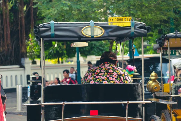 Bakifrån Vagn Eller Andong Förare Jalan Malioboro Yogyakarta Med Typiska — Stockfoto