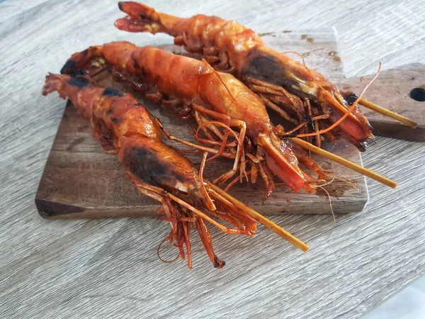 Med Kořeněné Grilované Krevety Typické Indonéské Jídlo Mořských Plodů Které — Stock fotografie