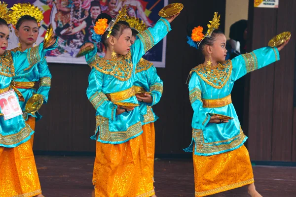 Yakarta Indonesia Noviembre 2022 Los Niños Pequeños Que Van Desde —  Fotos de Stock