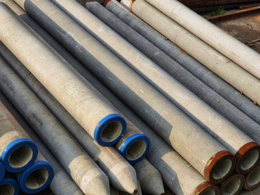 Beton kazık yığınları. Bu, Endonezya 'da köprü yapılarında kullanılan en popüler vakıflardan biridir..