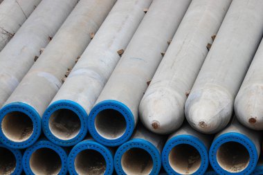 Beton kazık yığınları. Bu, Endonezya 'da köprü yapılarında kullanılan en popüler vakıflardan biridir..