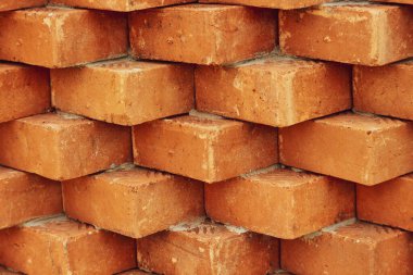 Tuğlaların dizilişi çok güzel bir yapı duvarı oluşturuyor. Çok ilginç bir geometrik dokunuşla. Desen ya da arkaplan olarak mükemmel.