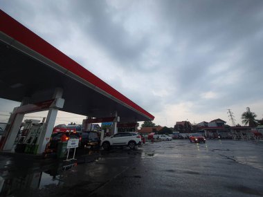 Batı Java, Endonezya 29 Ağustos 2021. Pertamina 'nın sahibi olduğu Endonezya' daki Benzin İstasyonu Endonezya 'nın en büyük şebekelerinden biridir..