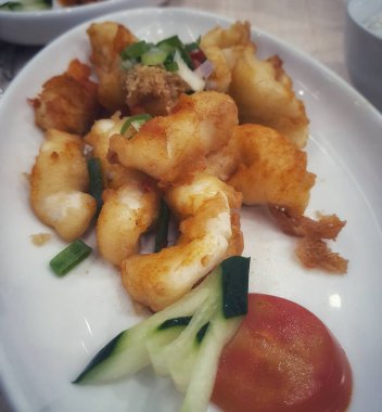 Calamari Rings Crispy, Squid in the Shape of Fried Flour Rings is a simple and short way to prepare squid. Cut the squid into rings, then coat with flour. Freshly fried until crispy.