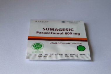 Jakarta, Indonesia in December 2022. Isolated white photo of SUMAGESIC TABLET, which is a drug containing 600 mg of Paracetamol. This drug can be used to relieve pain from headaches, toothaches, and reduce fever.