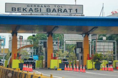 Bekasi, Endonezya Mart 2023. Batı Bekasi Geçit Kapısı, Jakarta Cikampek Geçit Yolu 'nun giriş ve çıkışlarından biri..