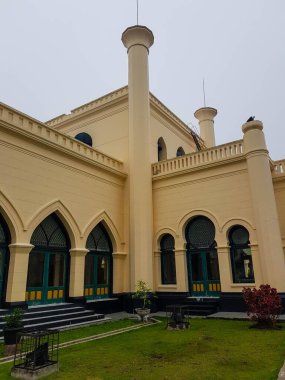 Riau, Endonezya Ekim 2019. Bugün halen ayakta olan Siak Sri Indrapura Sarayı atau Istana Siak Indrapura, Kp 'de bulunmaktadır. Dalam, Siak Regency, Riau. Bu sarayın başka bir adı daha var. Adı Asserayye Hasyimiah Sarayı.