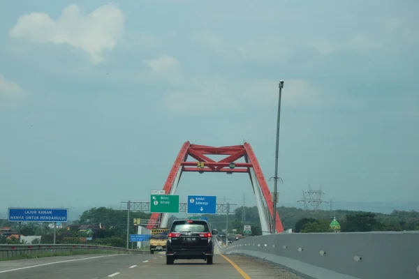 Центральная Ява Индонезия Апрель 2023 Года Машины Пересекут Мост Каликуто — стоковое фото